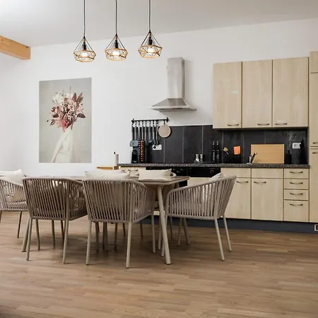 Auszeit Im Zentrum Von Braunau, Netflix Apartment